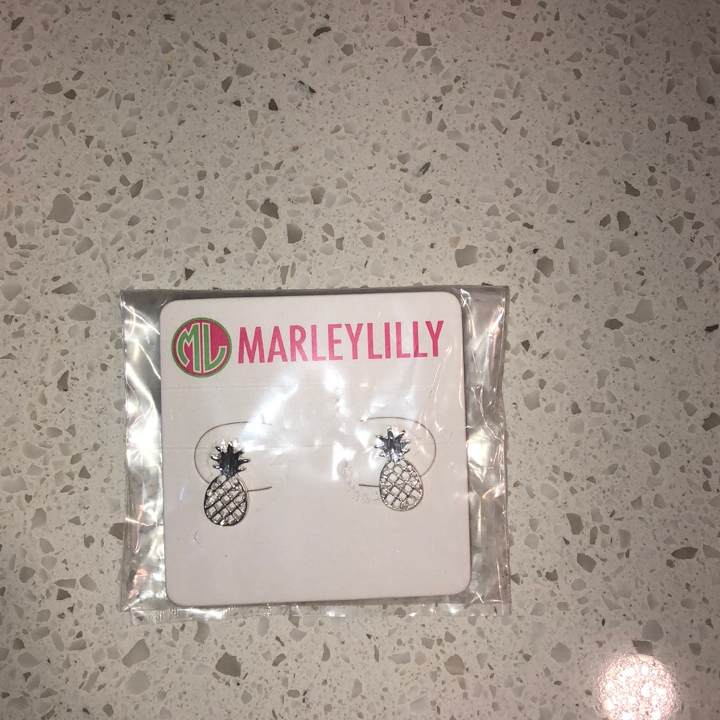 Super Cute! Never Worn Marley Lilly Earrings!